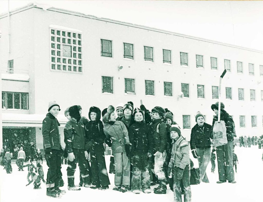 arkistokuva keskuskoulusta 1977