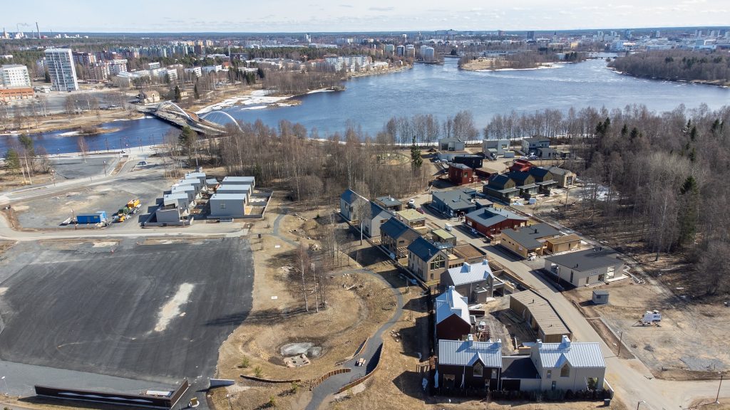 Ilmakuva asuntomessualueesta.