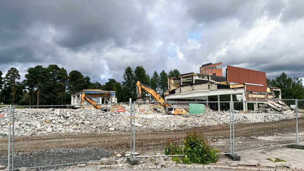 Purkutyömaa.